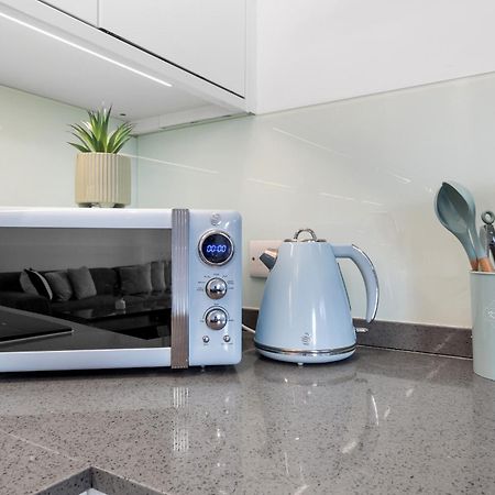 Luxury 4 Bedroom Flat With Stunning Shard View From Terrace In Central London! Next To Station, Sleeps 9 エクステリア 写真