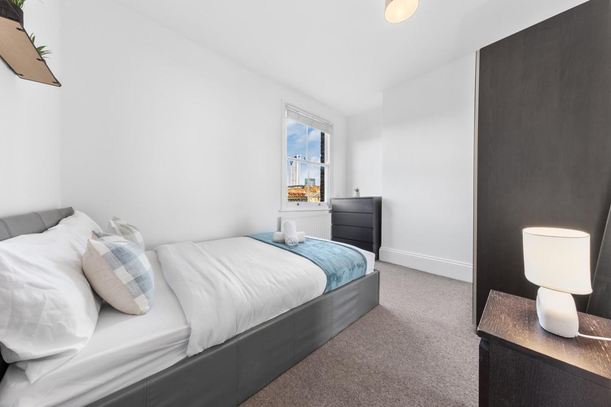 Luxury 4 Bedroom Flat With Stunning Shard View From Terrace In Central London! Next To Station, Sleeps 9 エクステリア 写真