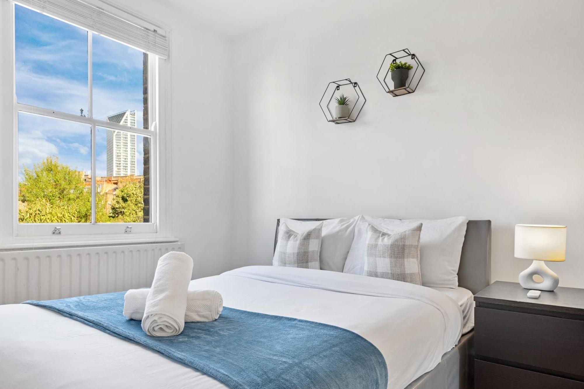 Luxury 4 Bedroom Flat With Stunning Shard View From Terrace In Central London! Next To Station, Sleeps 9 エクステリア 写真