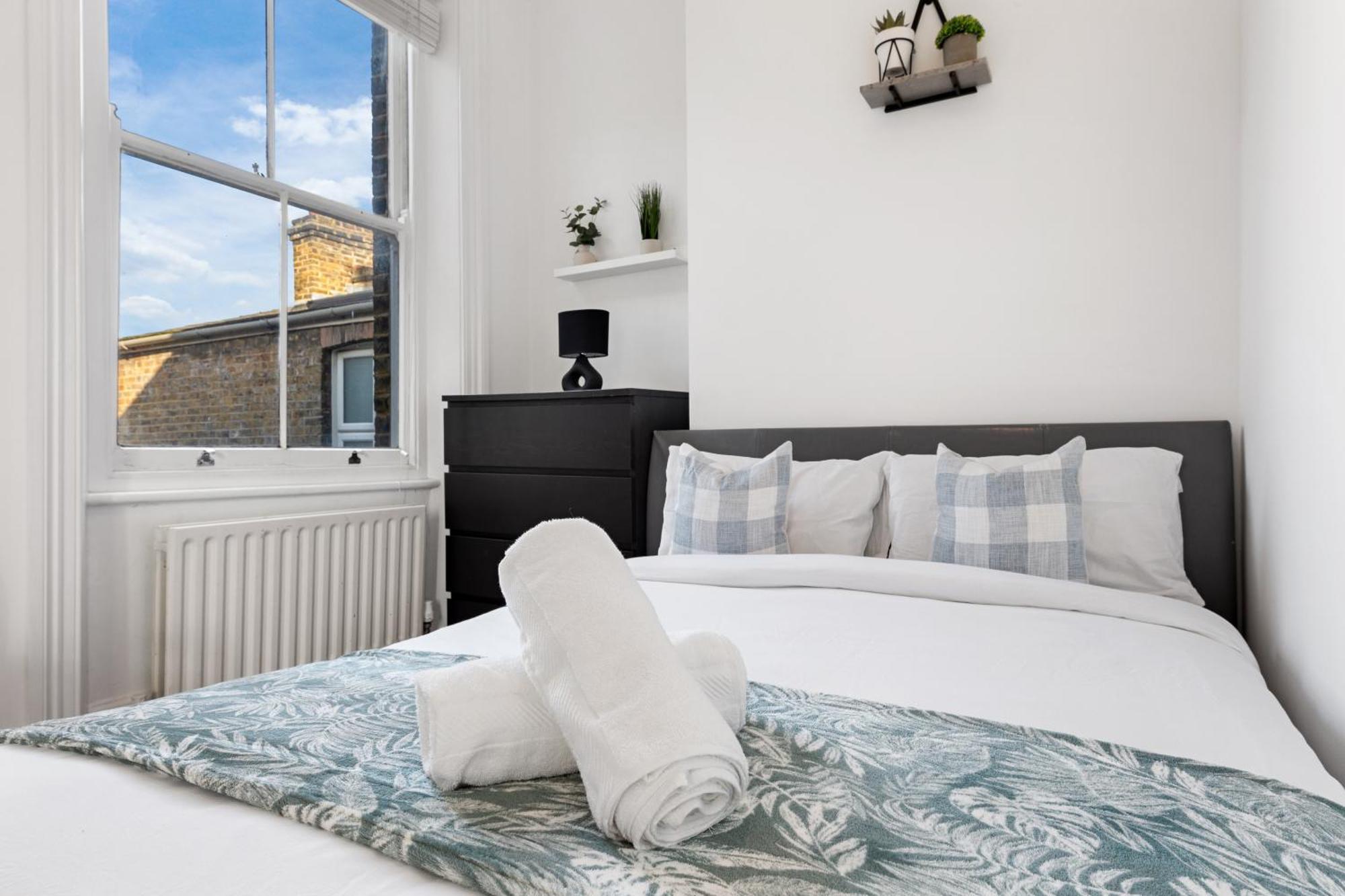 Luxury 4 Bedroom Flat With Stunning Shard View From Terrace In Central London! Next To Station, Sleeps 9 エクステリア 写真