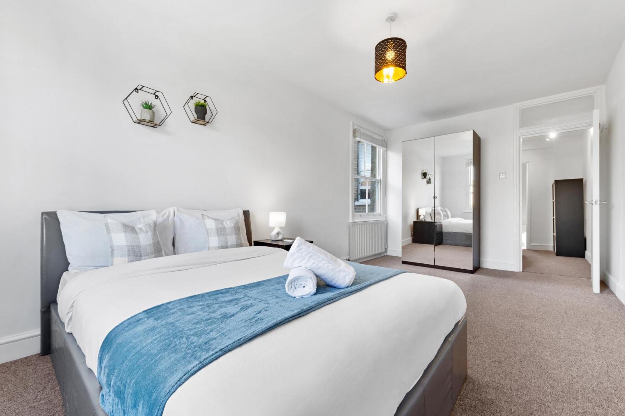 Luxury 4 Bedroom Flat With Stunning Shard View From Terrace In Central London! Next To Station, Sleeps 9 エクステリア 写真