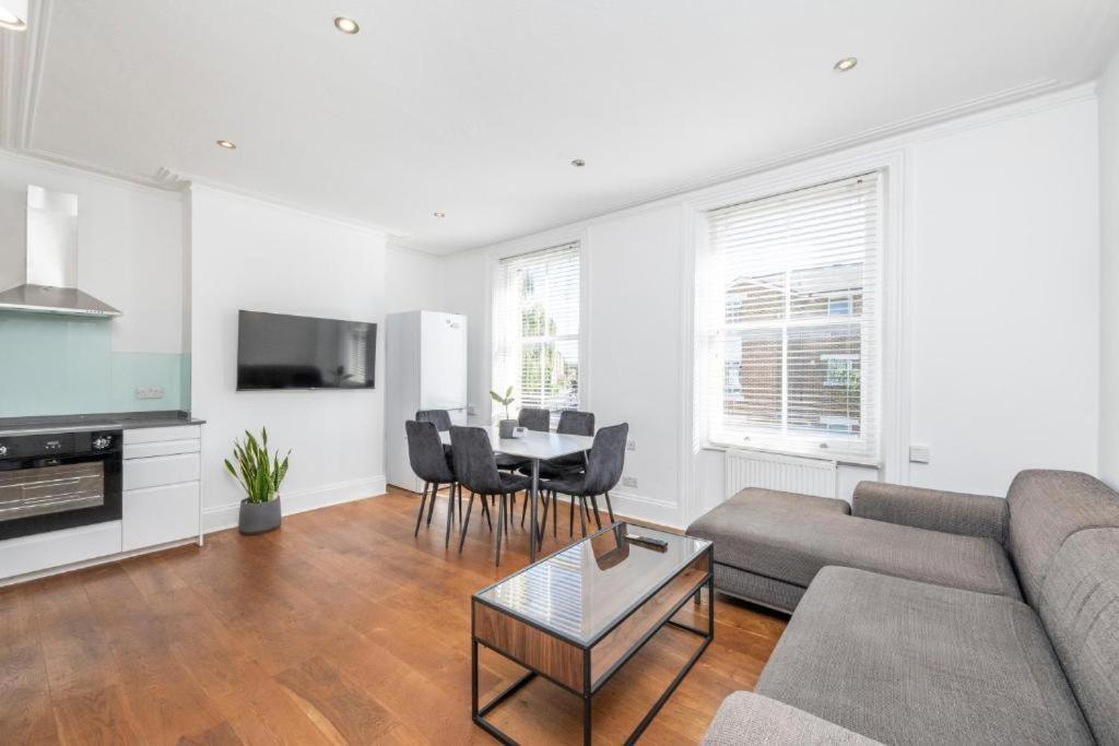 Luxury 4 Bedroom Flat With Stunning Shard View From Terrace In Central London! Next To Station, Sleeps 9 部屋 写真