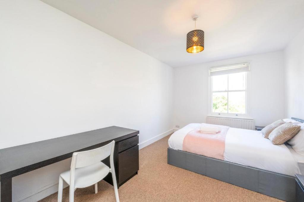 Luxury 4 Bedroom Flat With Stunning Shard View From Terrace In Central London! Next To Station, Sleeps 9 部屋 写真