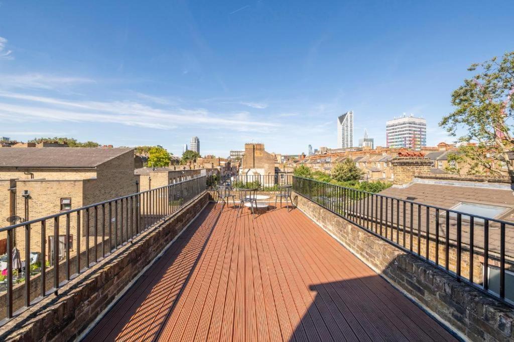 Luxury 4 Bedroom Flat With Stunning Shard View From Terrace In Central London! Next To Station, Sleeps 9 部屋 写真