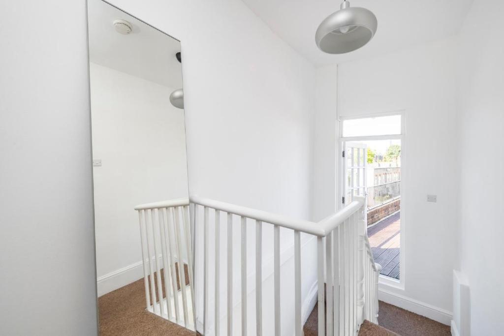 Luxury 4 Bedroom Flat With Stunning Shard View From Terrace In Central London! Next To Station, Sleeps 9 部屋 写真