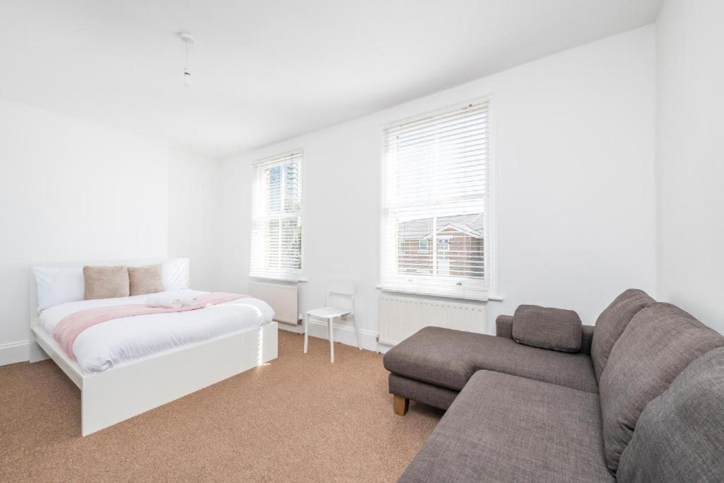 Luxury 4 Bedroom Flat With Stunning Shard View From Terrace In Central London! Next To Station, Sleeps 9 部屋 写真