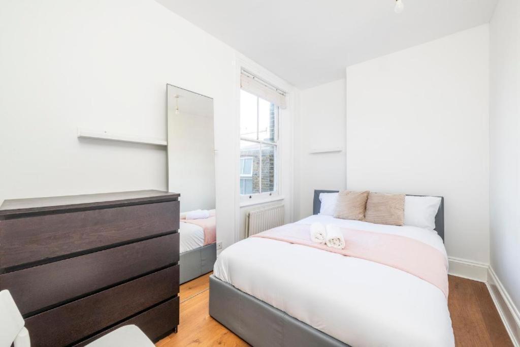 Luxury 4 Bedroom Flat With Stunning Shard View From Terrace In Central London! Next To Station, Sleeps 9 部屋 写真